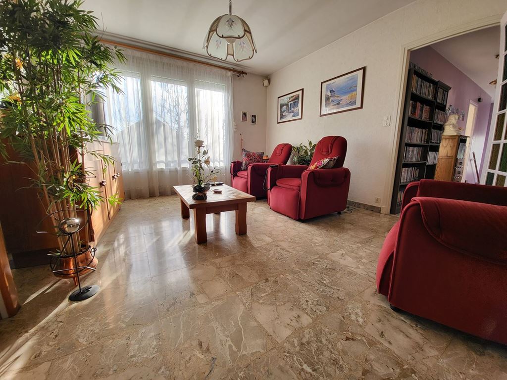 Maison traditionnelle CHAMPFORGEUIL (71530) BOUCA ET FICHOT TRANSACTIONS