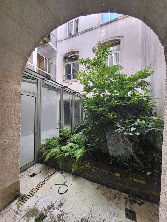 Local commercial CHALON SUR SAONE (71100) BOUCA ET FICHOT TRANSACTIONS