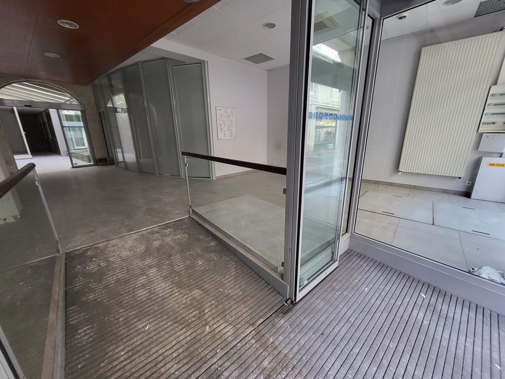 Local commercial CHALON SUR SAONE (71100) BOUCA ET FICHOT TRANSACTIONS