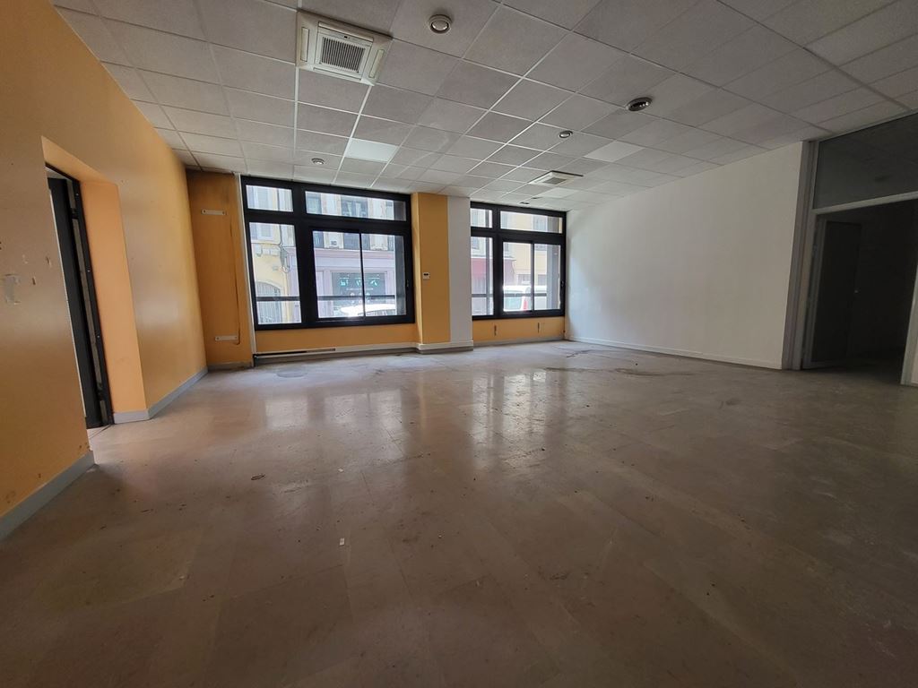 Local commercial CHALON SUR SAONE (71100) BOUCA ET FICHOT TRANSACTIONS