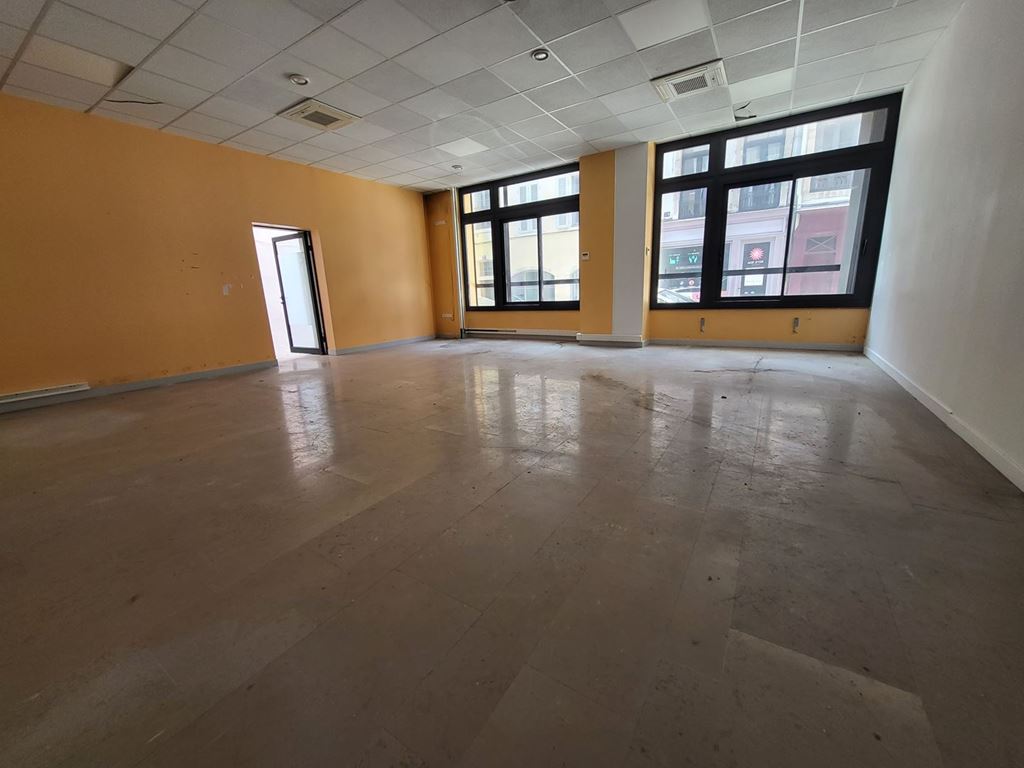 Local commercial CHALON SUR SAONE (71100) BOUCA ET FICHOT TRANSACTIONS