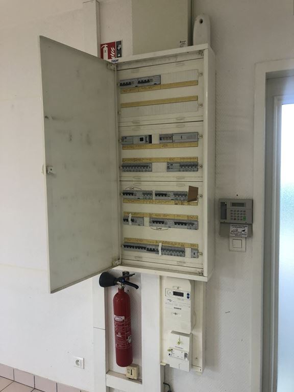 Local professionnel FARGES LES CHALON (71150) BOUCA ET FICHOT TRANSACTIONS