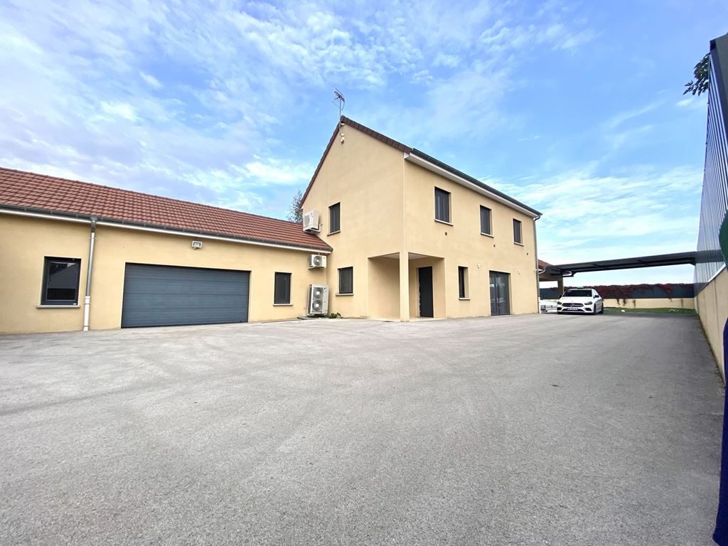 Maison Contemporaine CHATENOY LE ROYAL (71880) BOUCA ET FICHOT TRANSACTIONS